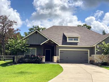 Main picture of 17237 Cedar Rock Ct