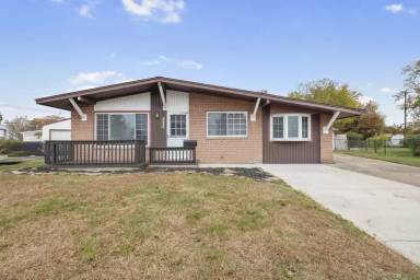 Main picture of 34000 Fernwood St