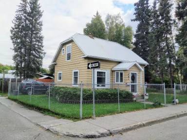 Main picture of 401 Cowles St