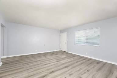 Main picture of 21825 Thelma St