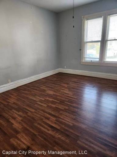 Main picture of 110 W Vine St