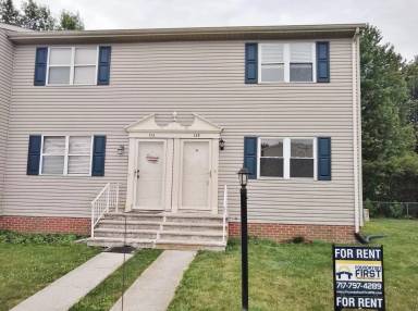 Main picture of 158 Center St