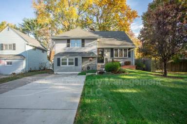 Main picture of 403 University Blvd