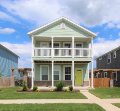 Main picture of 626 N Longfellow Ln