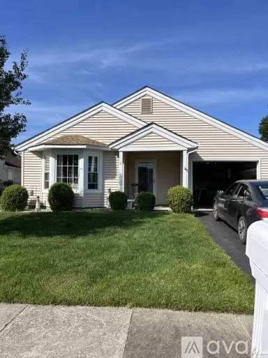 Main picture of 3 Tall Hedge Ct