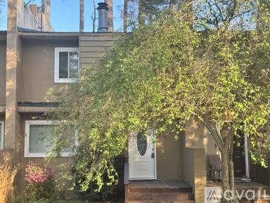 Main picture of 220 Charleston Ave