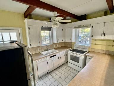 Main picture of 2115 Belvedere Ave