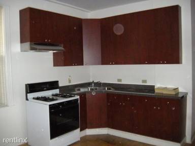 Main picture of 2716 N Marshfield Ave