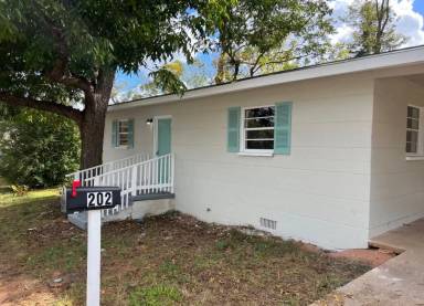 Main picture of 202 Haskell Ward Dr