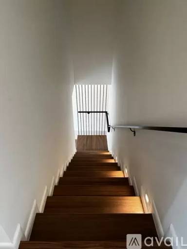 Main picture of 1714 Nassau St