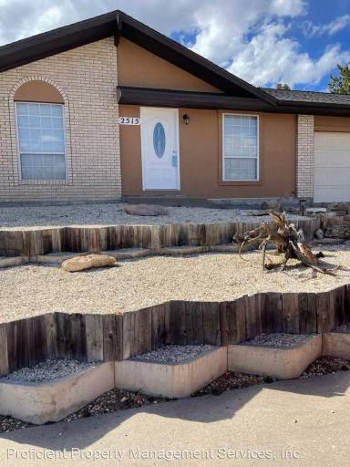 Main picture of 2515 Greenway Cir