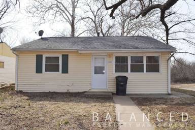 Main picture of 3101 SE Girard St