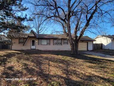 Main picture of 907 N Robin Rd