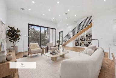 Main picture of 6565 Pickwick St