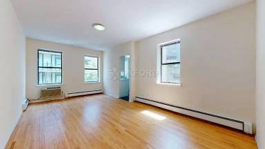 Main picture of 363 W 52nd St