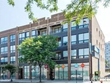 Main picture of 5427 N Broadway