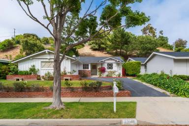 Main picture of 26810 Basswood Ave