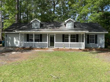 Main picture of 111 Woodbury Ln