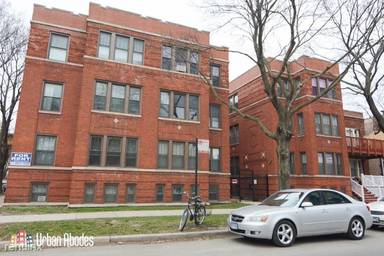 Main picture of 1618 W Roscoe St