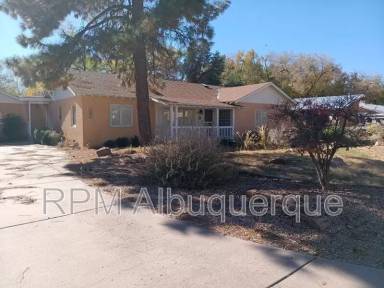 Main picture of 294 Alamosa Rd NW