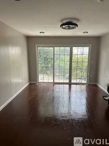 Main picture of 296 Ellis Ave