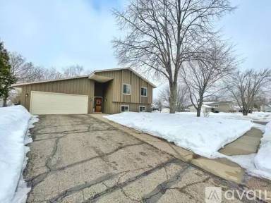 Main picture of 15701 Hayes Trl