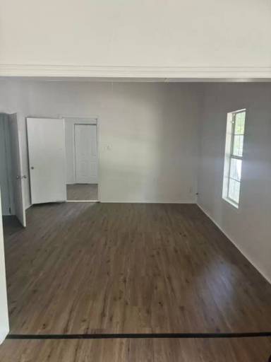 Main picture of 1920 Johnson St