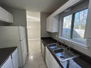 Main picture of 413 Oakland Rd