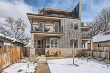 Main picture of 3016 S Lincoln St