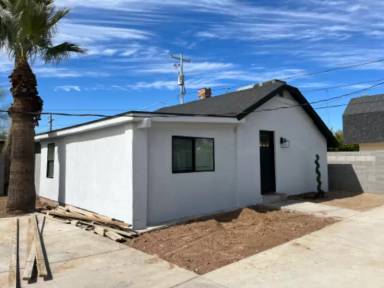 Main picture of 1020 E McKinley St
