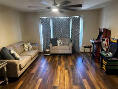 Main picture of 3170 Newport Dr