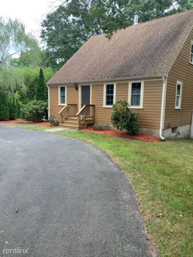 Main picture of 399 Sowams Rd