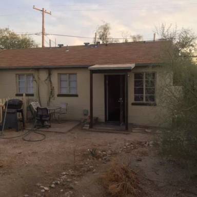 Main picture of 834 E Lee St