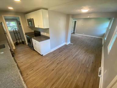 Main picture of 2135 Monroe St