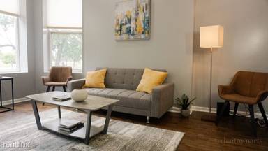 Main picture of 3710 S King Dr