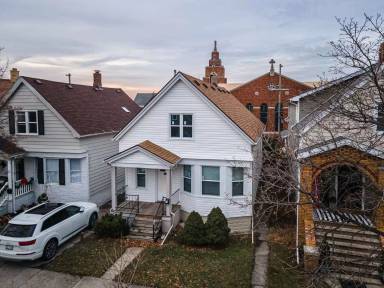 Main picture of 2707 Trowbridge St