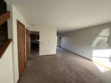 Main picture of 137 Marsh Ln