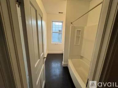 Main picture of 4617 Woodland Ave