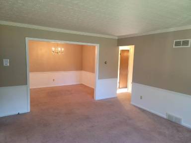 Main picture of 75 Mayflower Dr
