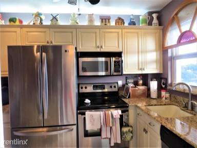 Main picture of 646 Snug Harbor Dr