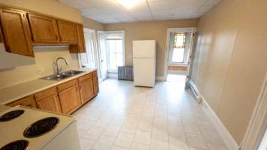Main picture of 215 Broad St