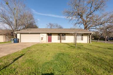 Main picture of 2915 Jennifer Dr