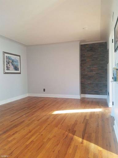 Main picture of 2381 S Race St