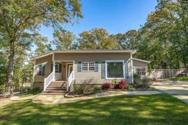Main picture of 102 Rama Ct