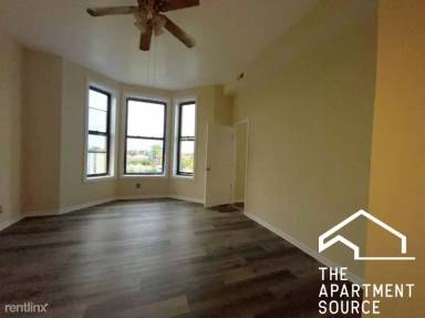 Main picture of 3215 W Cermak Rd