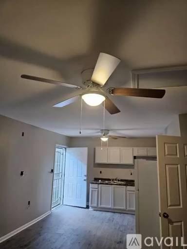 Main picture of 2551 Bank St