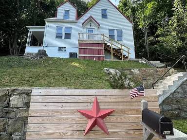 Main picture of 600 Nicholas St