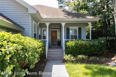 Main picture of 48 Royal Pointe Dr
