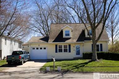Main picture of 1523 N Hershey Rd