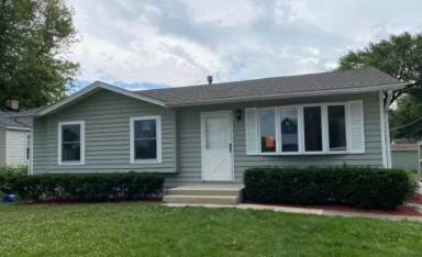 Main picture of 205 W Burnett Rd